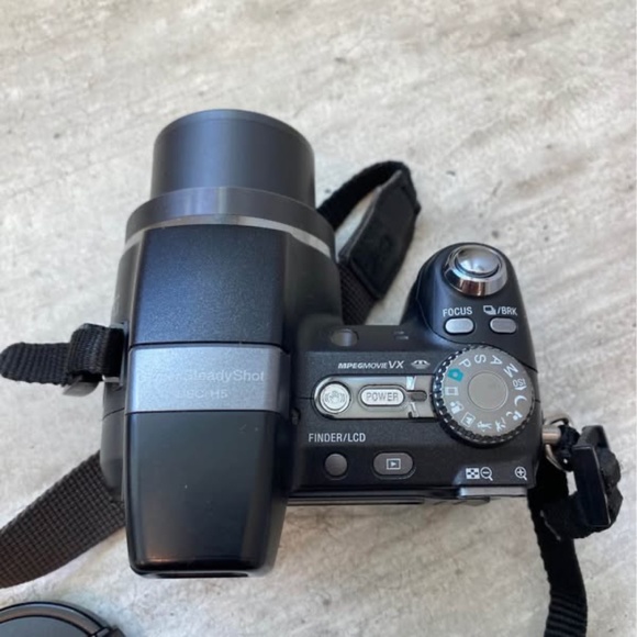 Sony Cyber-shot DSC-H5 Digital Camera - 12x Optical Zoom - 7.2 Megapixel - Picture 2 of 6